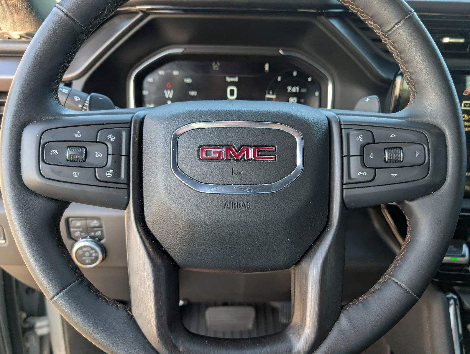Used 2025 Sterling Metallic GMC AT4 image 27