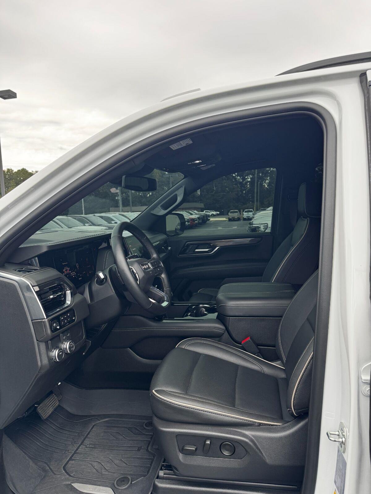 Used 2025 Summit White GMC Elevation image 25