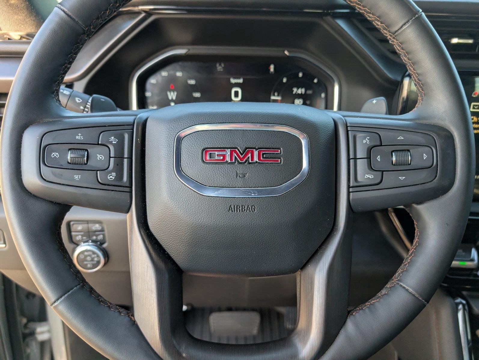 Used 2025 Sterling Metallic GMC AT4 image 27