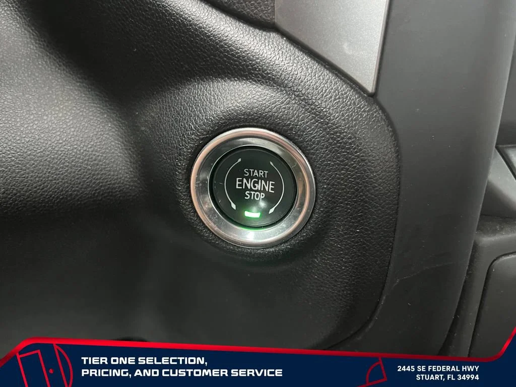 Used 2024 Summit White GMC Pro image 28