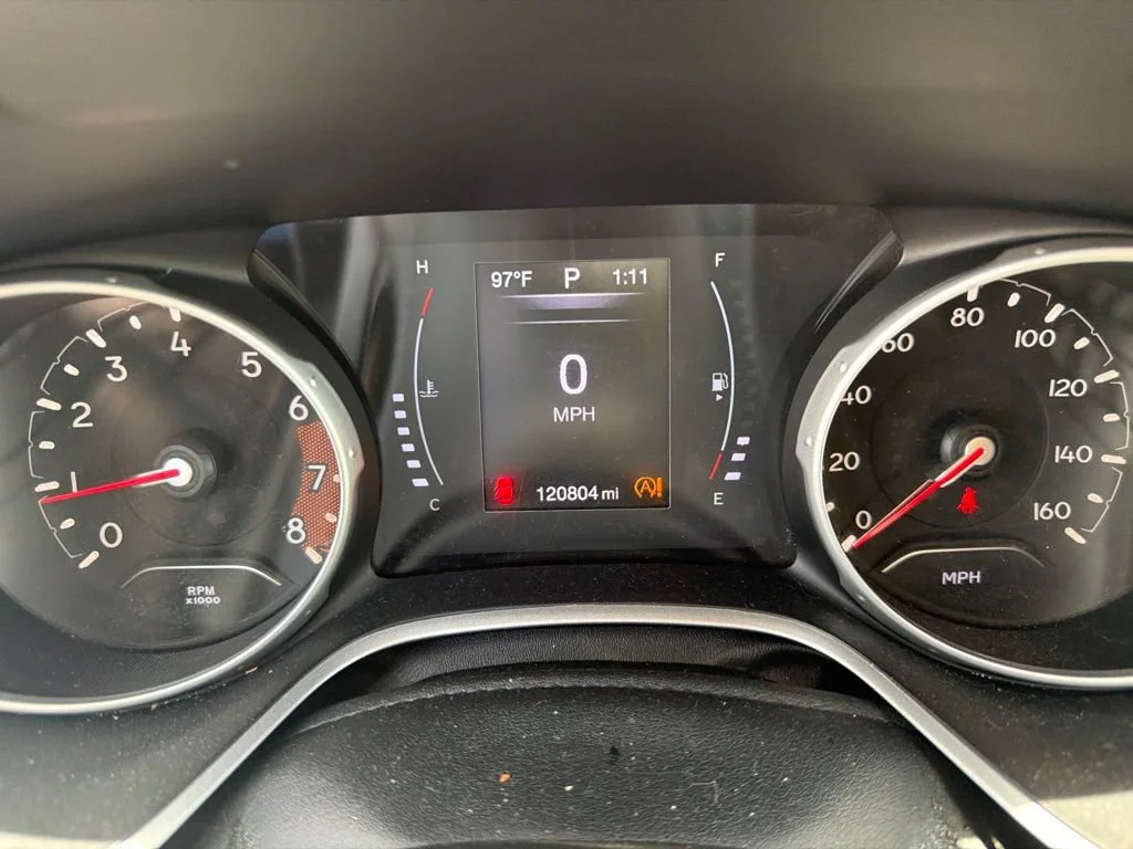 Used 2018 Red Jeep Latitude 4x4 image 7