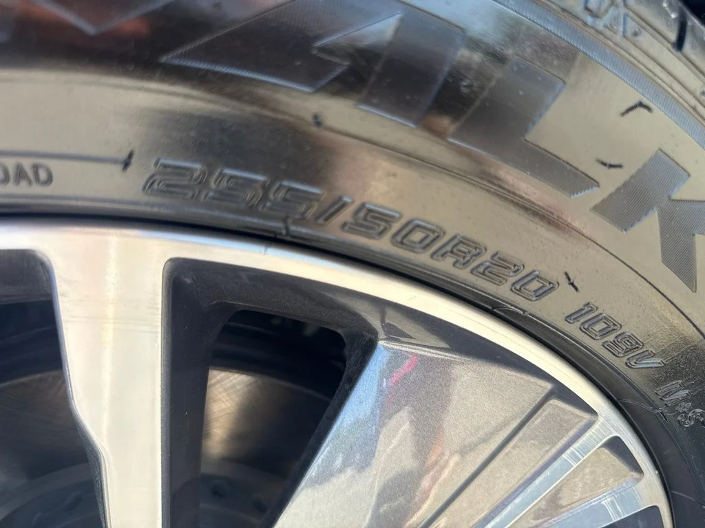 Used 2026 White INFINITI LUXE image 30