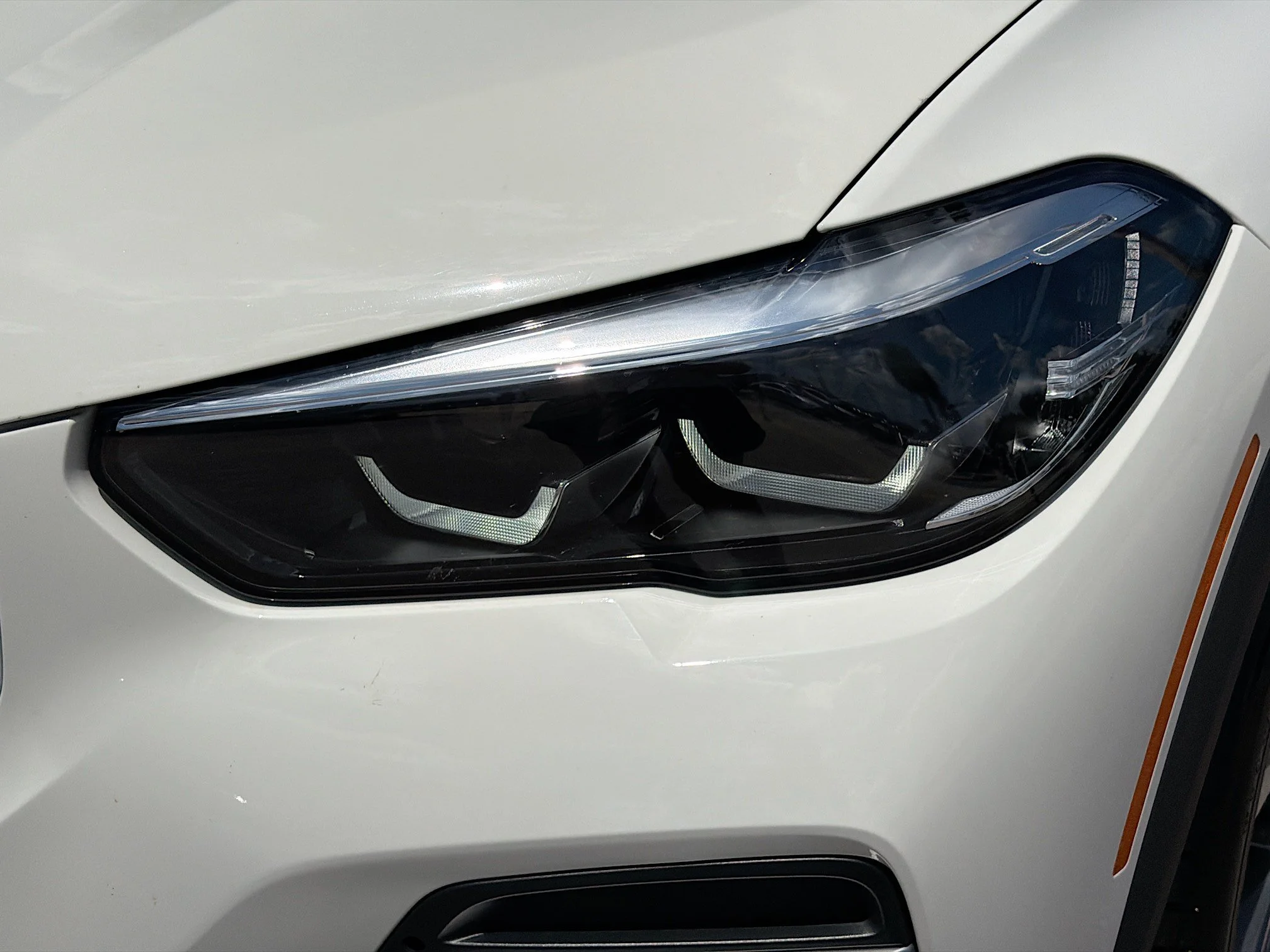 Used 2023 Alpine White BMW xDrive40i image 9