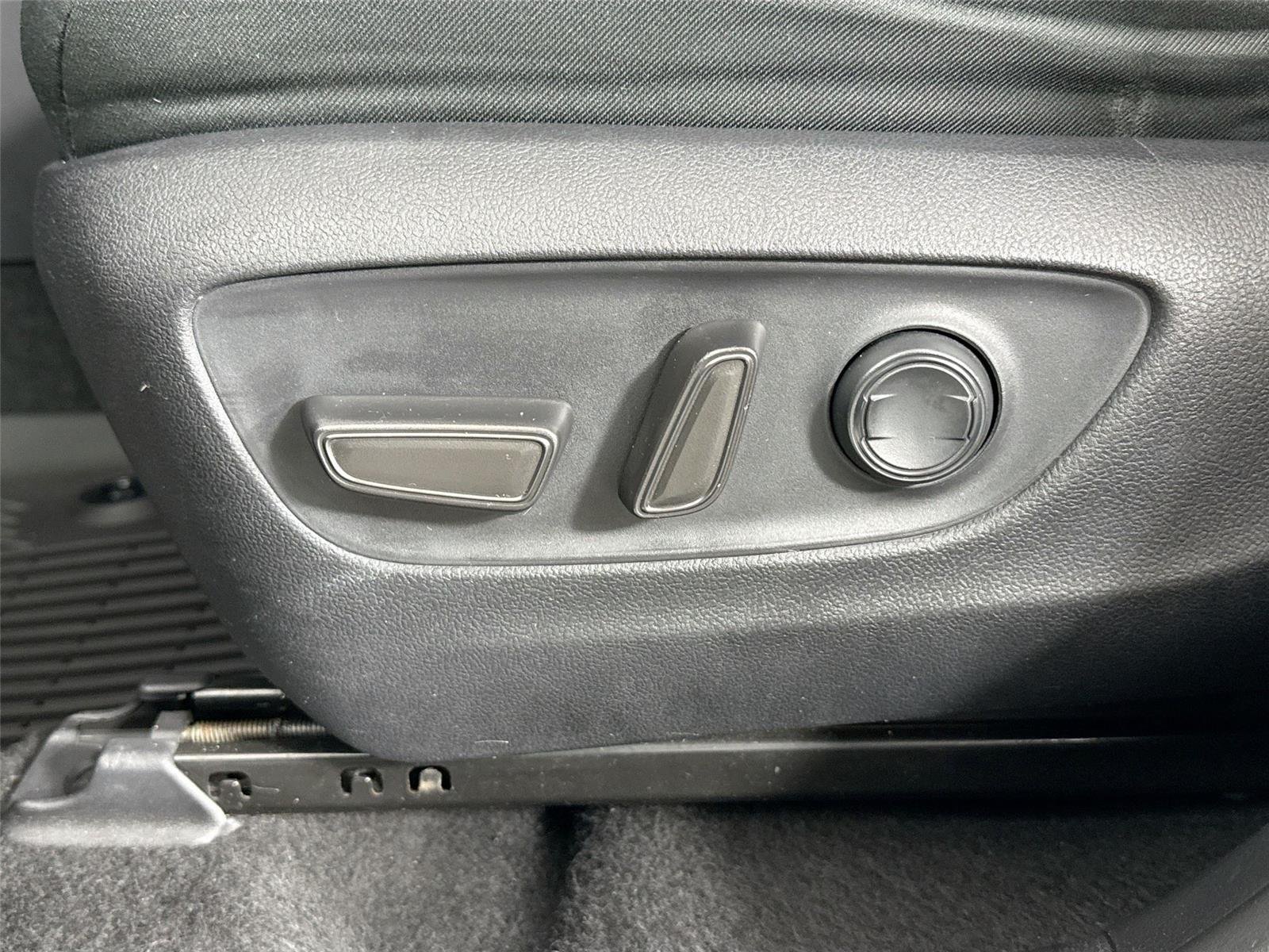 Used 2021 Silver Sky Metallic Toyota XLE image 25