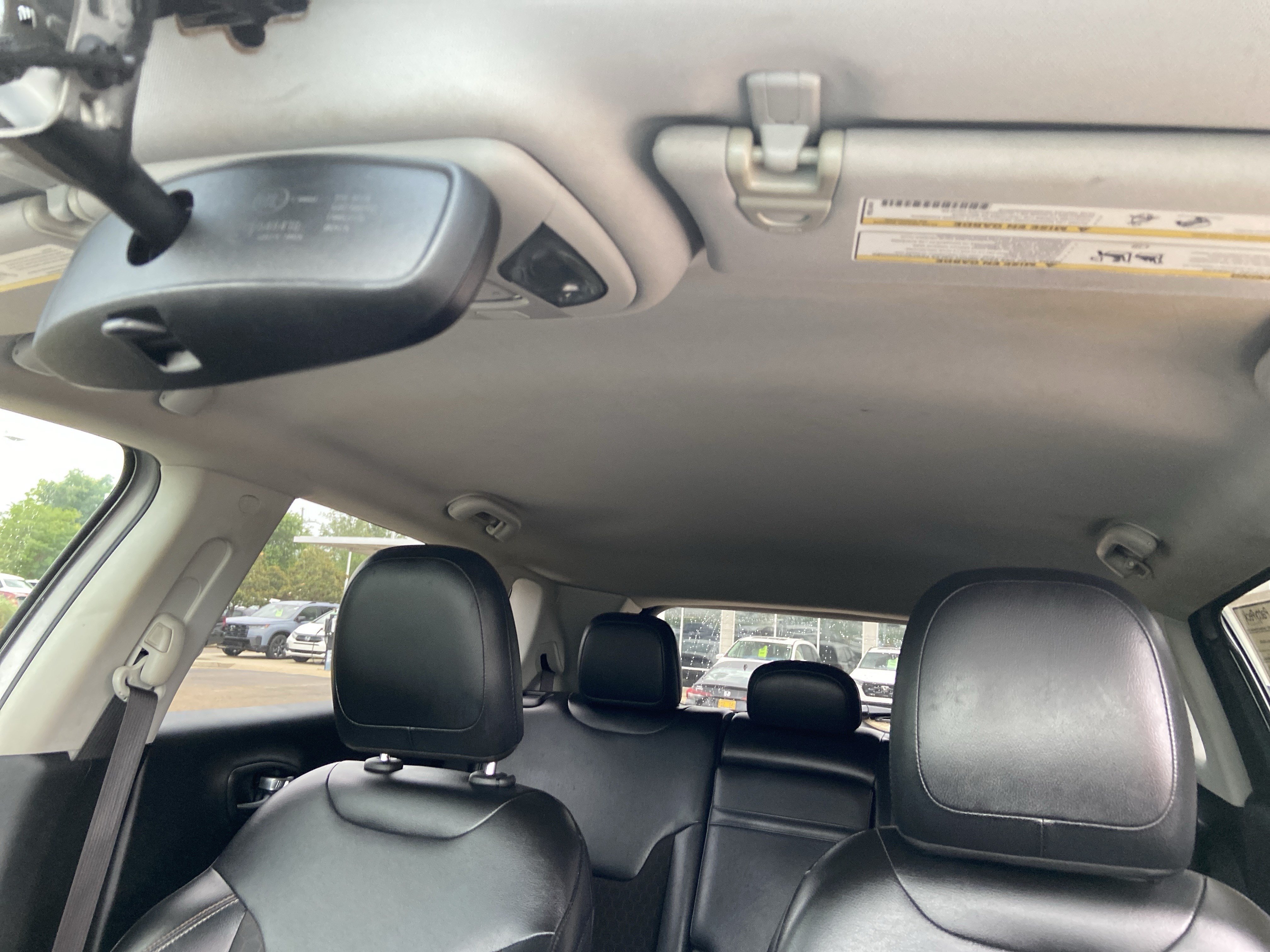 Used 2019 Billet Silver Metallic Clearcoat Jeep Latitude image 32