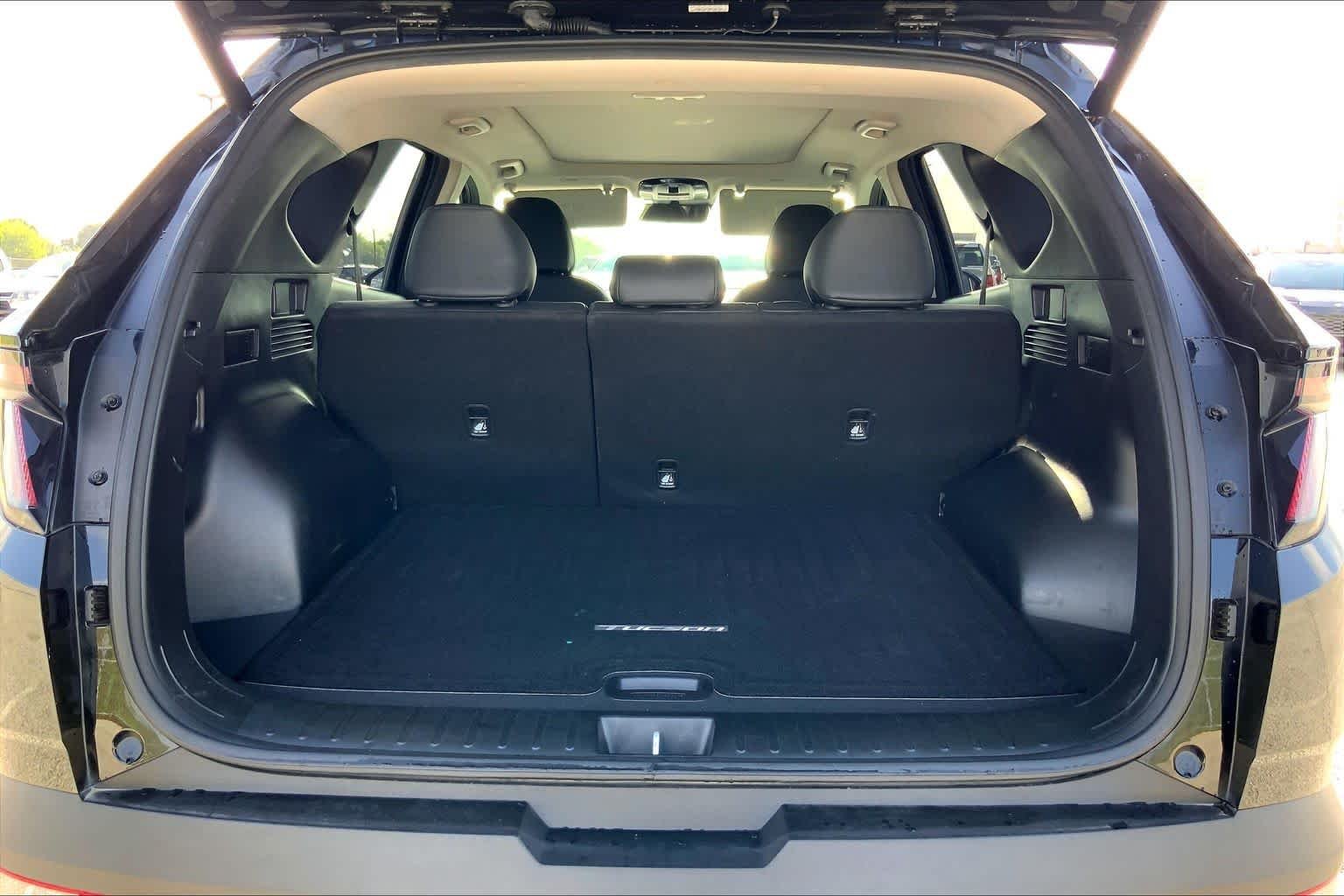 Used 2024 Black Pearl Hyundai SEL Convenience image 34