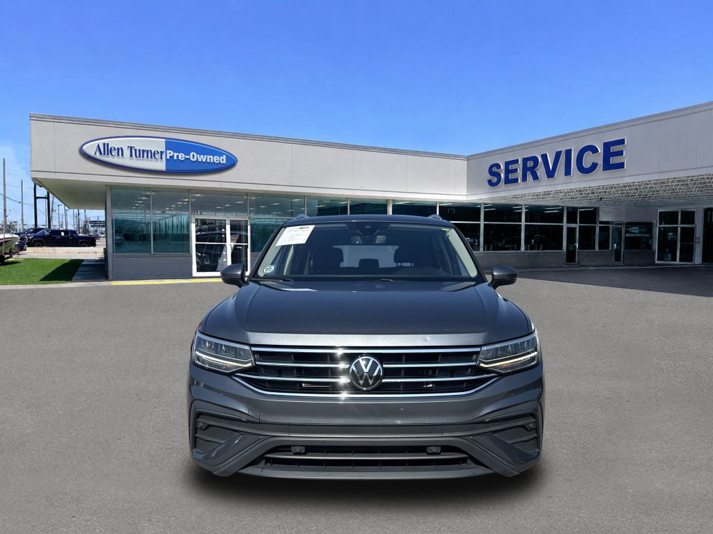 Used 2023 Platinum Gray Metallic Volkswagen 2.0T SE image 3