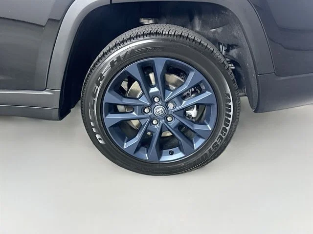 New 2026 Diamond Black Crystal Pearl-Coat Exterior Paint Jeep  image 33