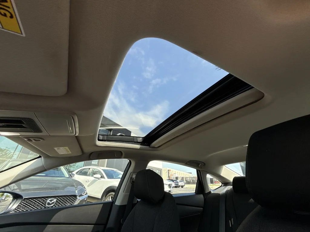 Used 2025 Blue Honda SE image 20