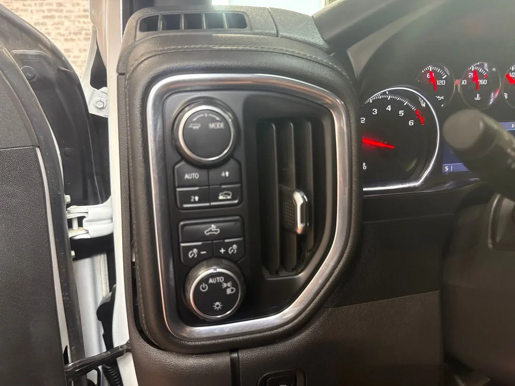 Used 2020 Summit White Chevrolet LT image 24