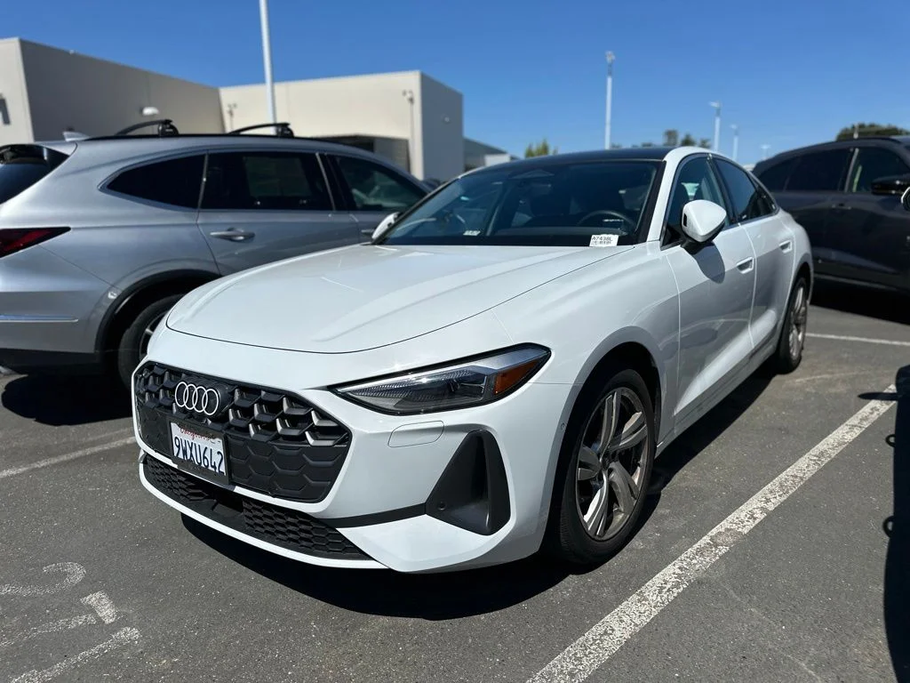 Used 2025 White Audi 2.0T Premium image 3