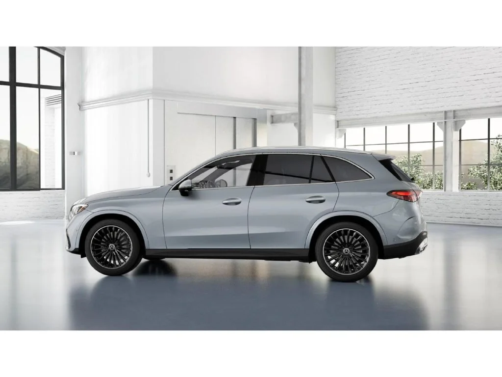 New 2027 Silver Mercedes-Benz GLC 300 image 33