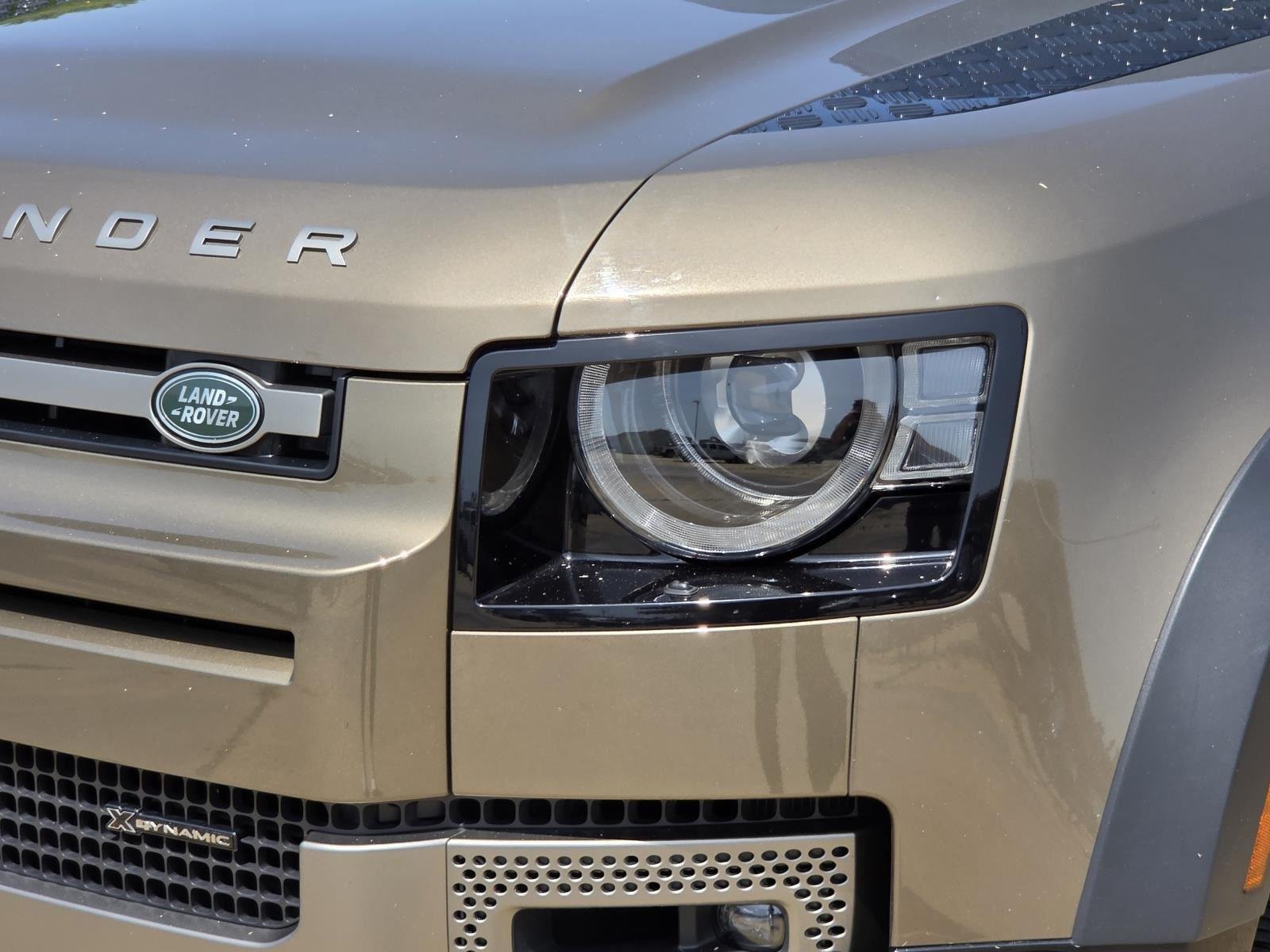 Used 2023  Land Rover X-Dynamic SE image 8