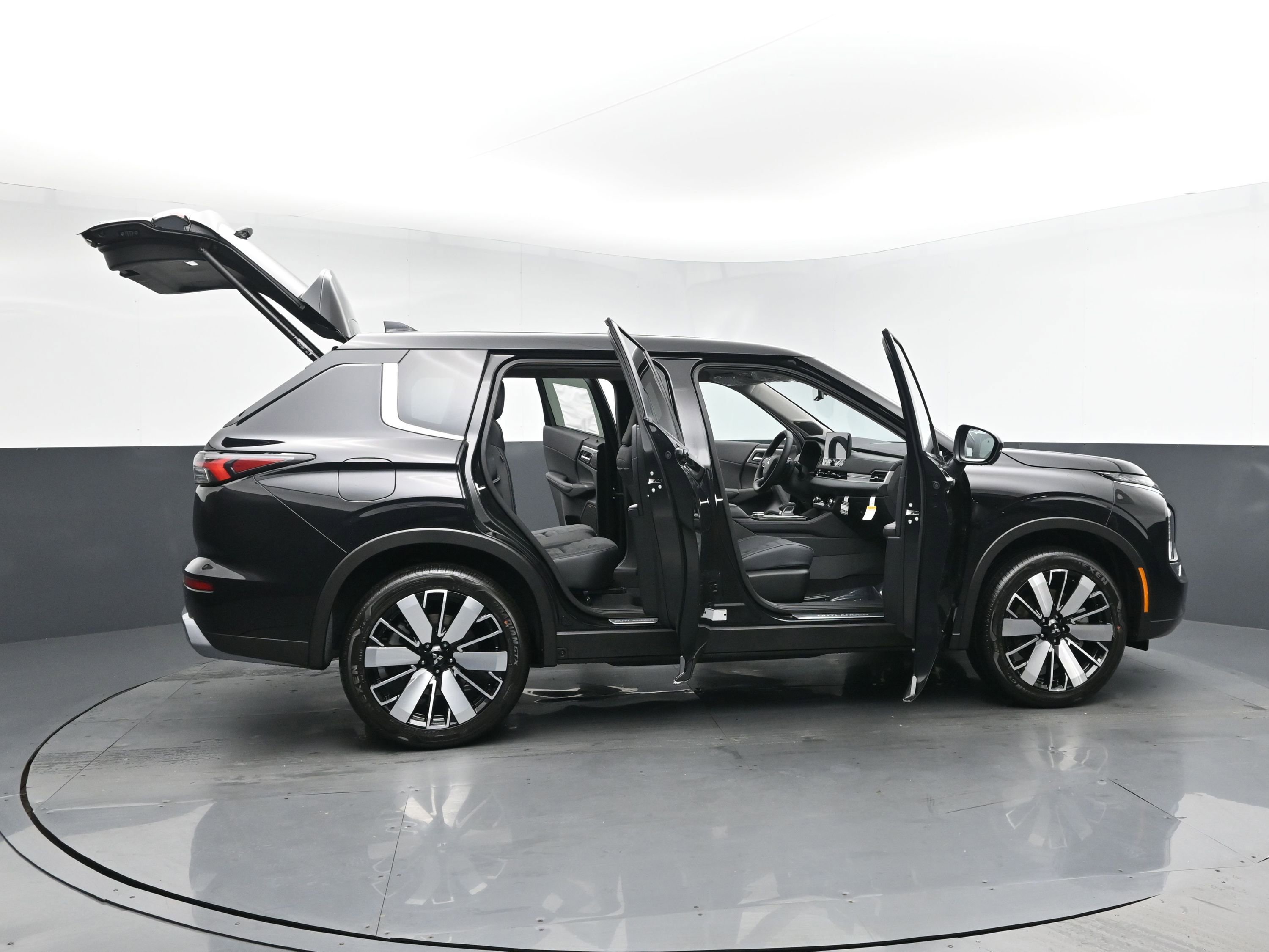 New 2026 Black Diamond Mitsubishi LE image 30