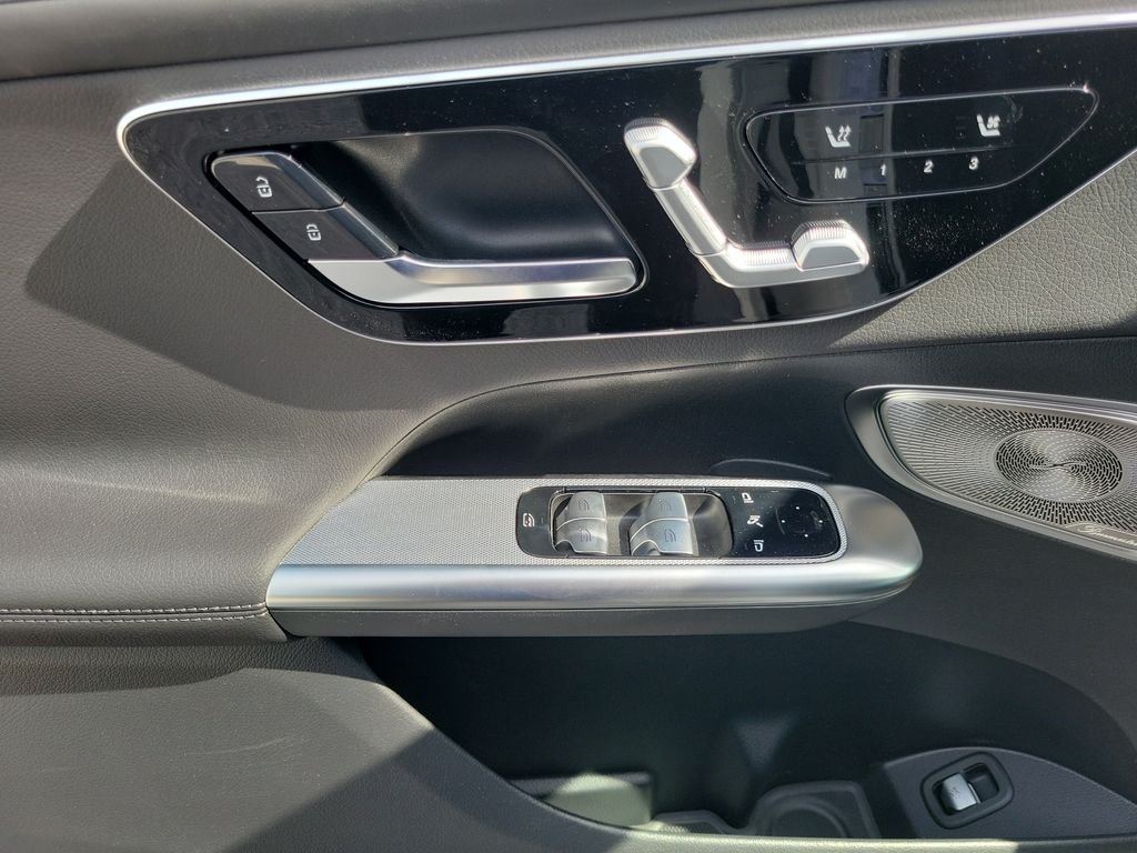 New 2027 Polar White Mercedes-Benz GLC 300 image 13