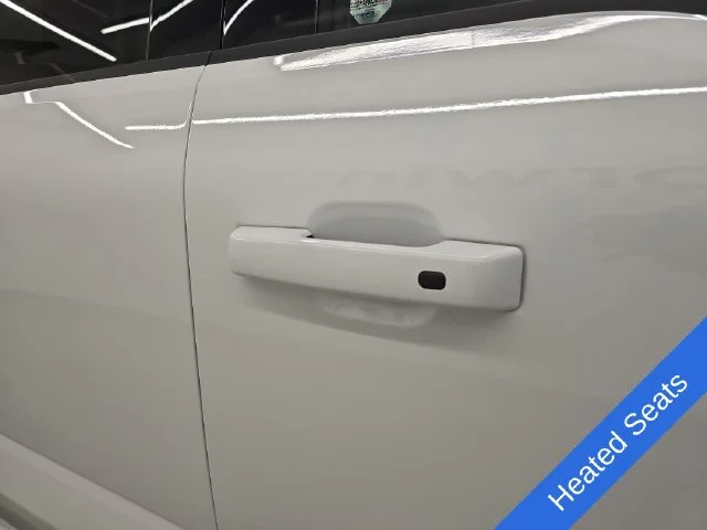 New 2026 Oxford White Ford F-250® XLT image 9
