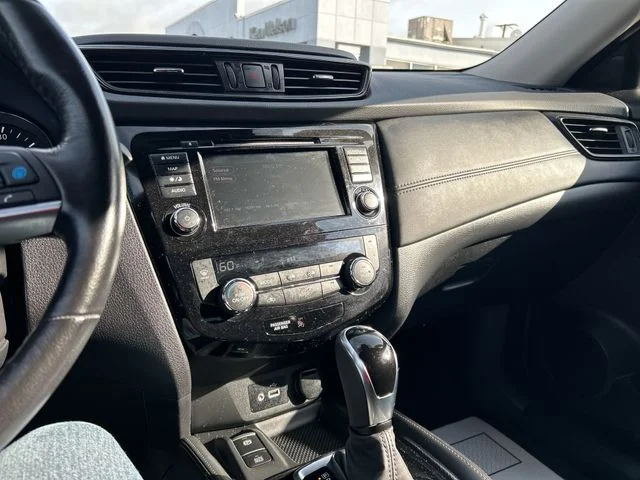Used 2018 Magnetic Black Nissan SL image 37