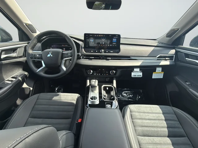 New 2026 Gray Mitsubishi SE image 9