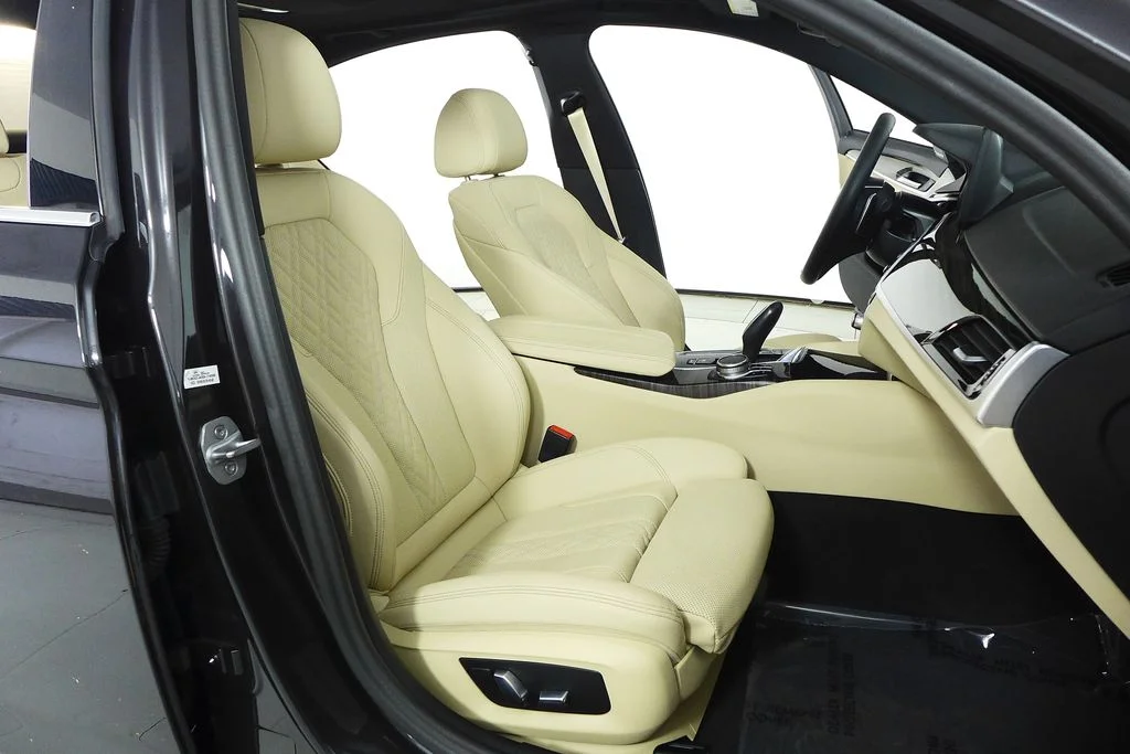 Used 2023 Gray BMW 530i image 19