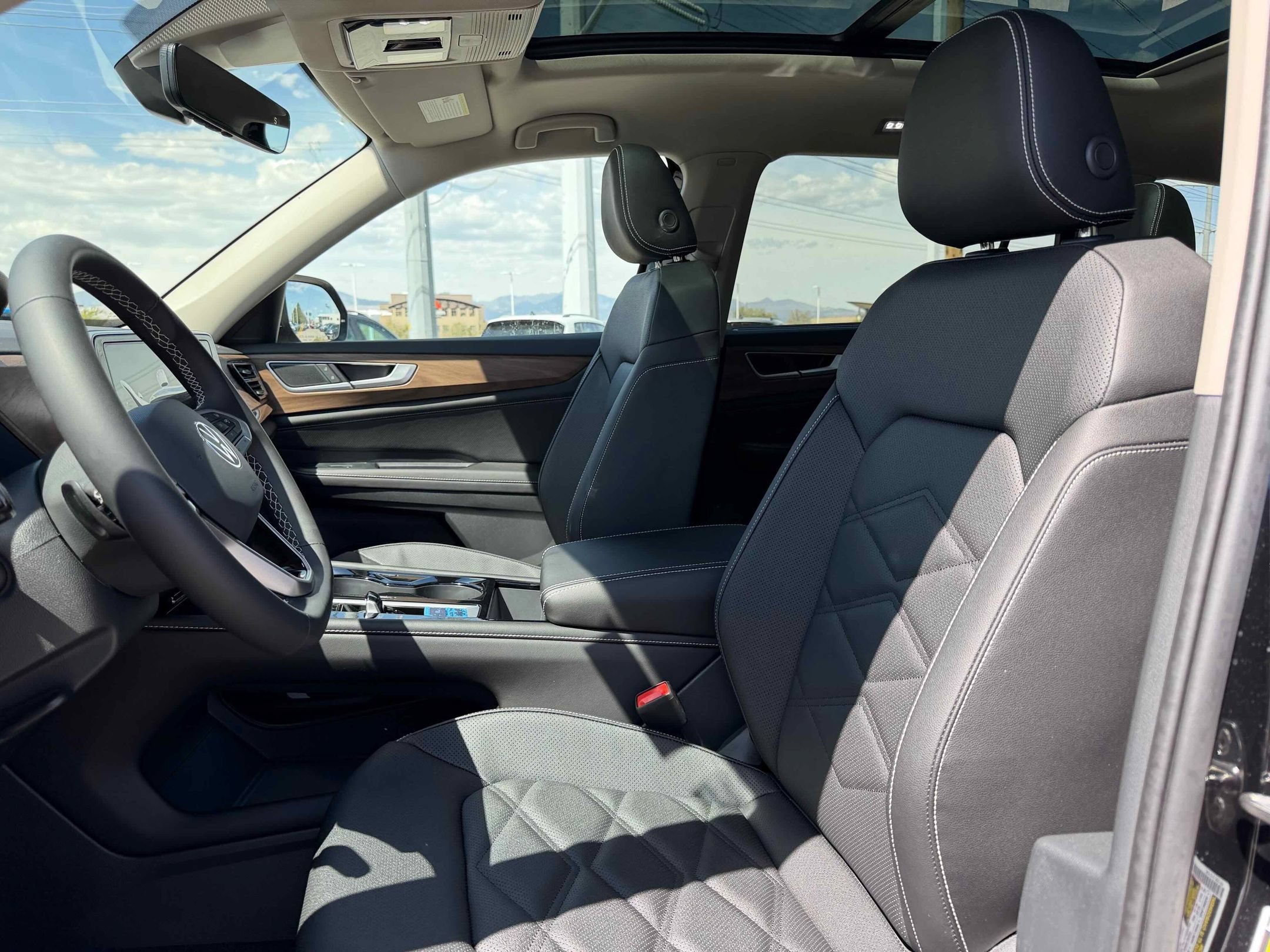 New 2026 Deep Black Volkswagen 2.0T SE w/Technology image 4