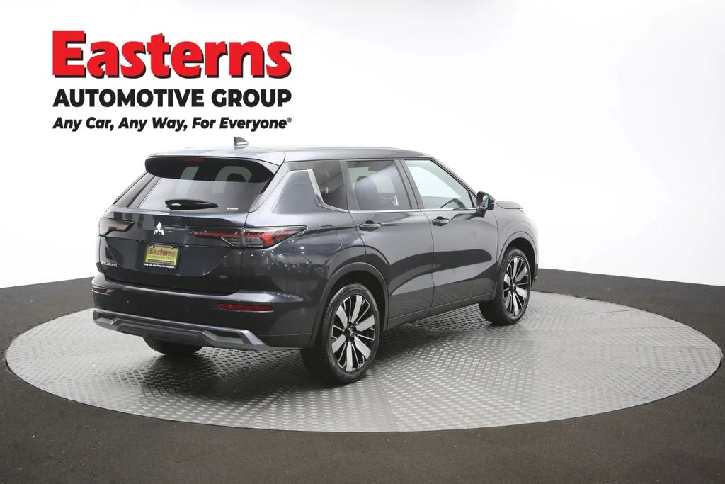 Used 2025 Gray Mitsubishi SE image 41