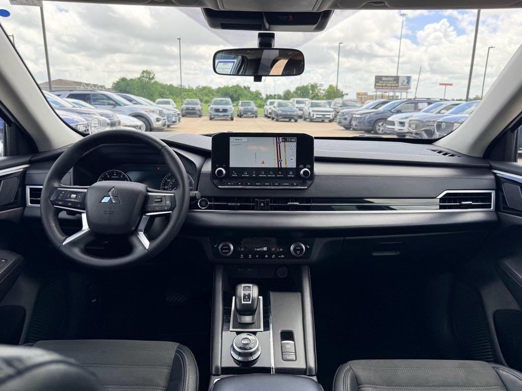 Used 2023  Mitsubishi SE Special Edition image 19