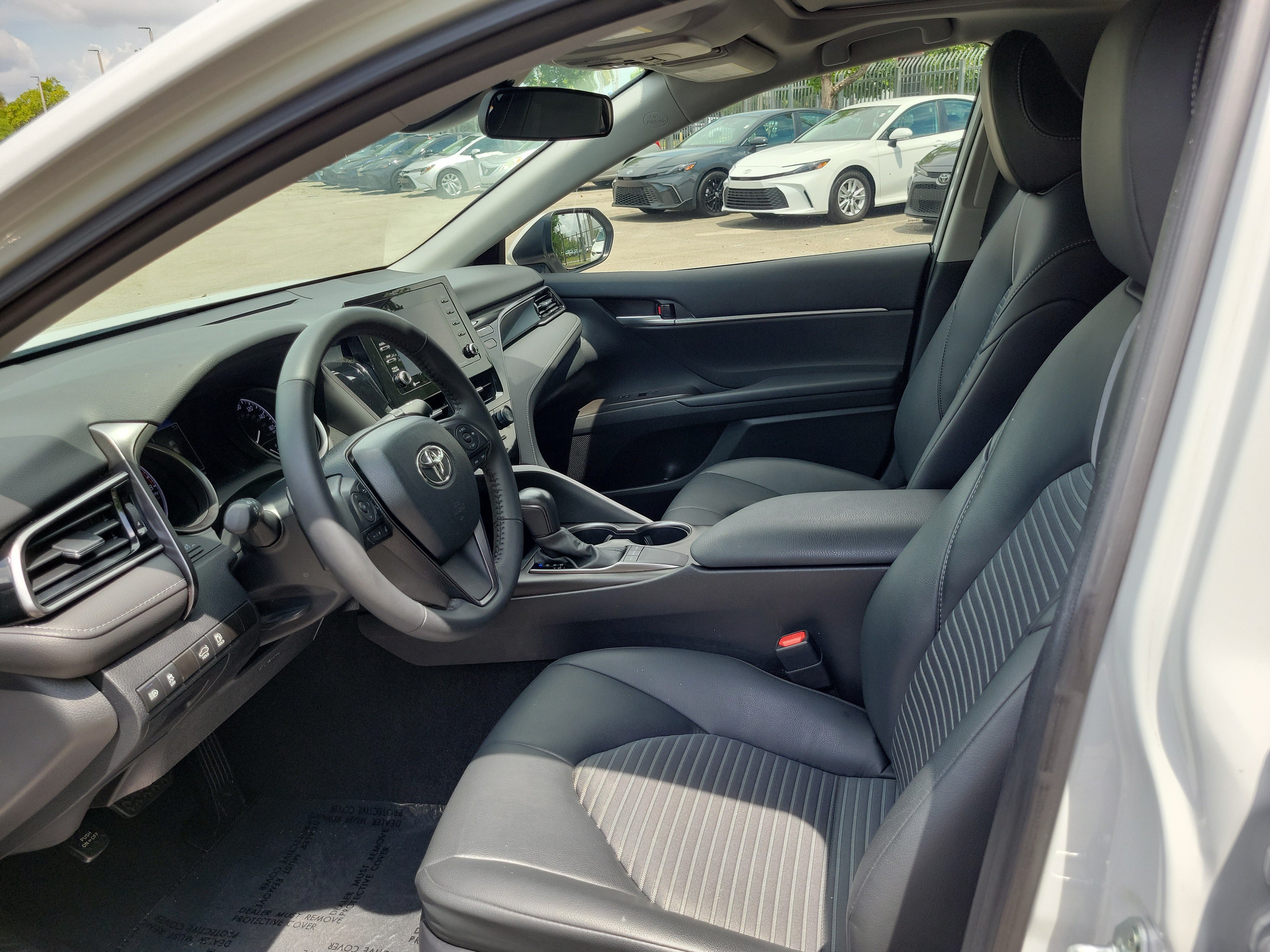 Used 2024 Ice Toyota SE image 18