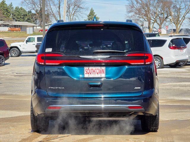 Used 2022 Fathom Blue Pearlcoat Chrysler Touring L image 6
