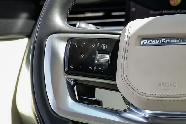 Used 2025 White Land Rover SE image 19