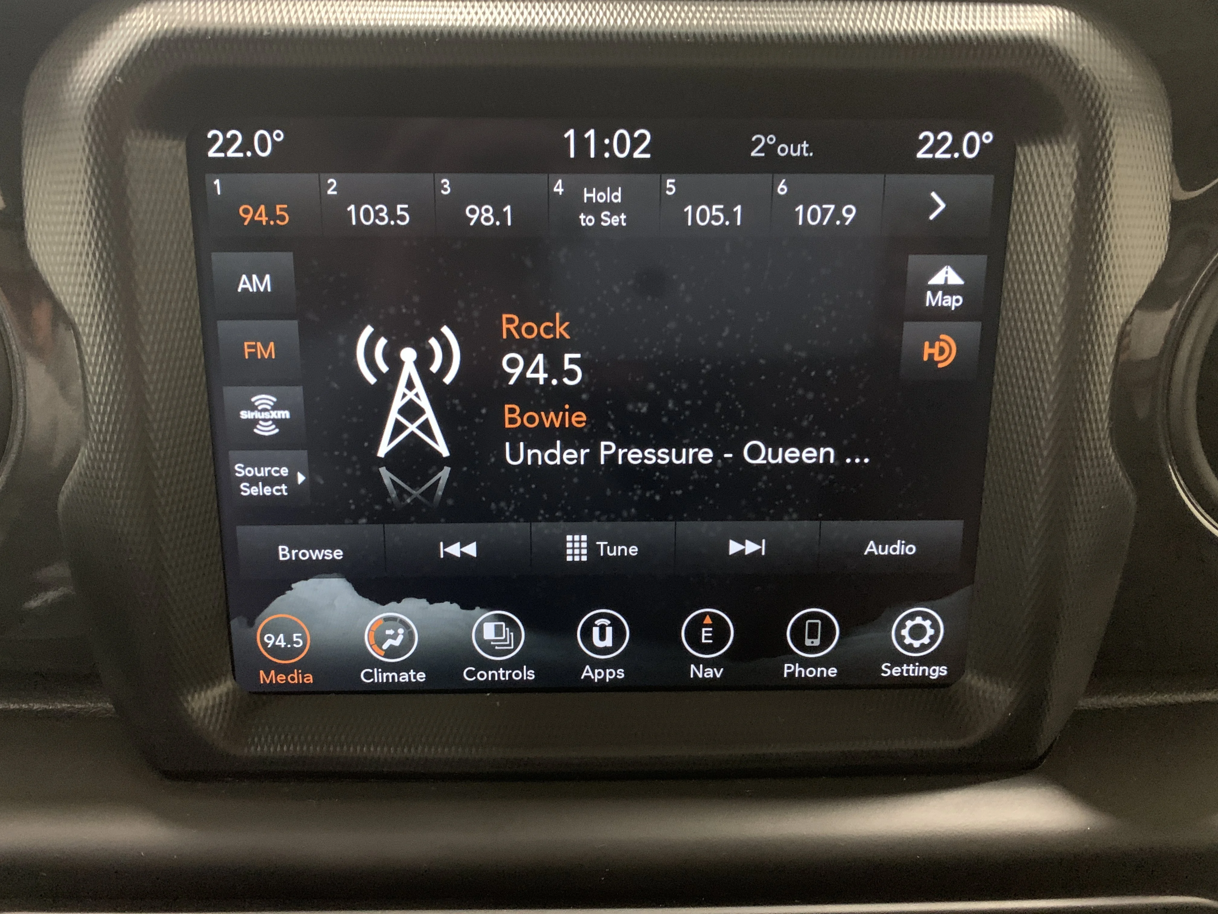 Certified Used 2023 STING GREY Jeep Sport Altitude image 19