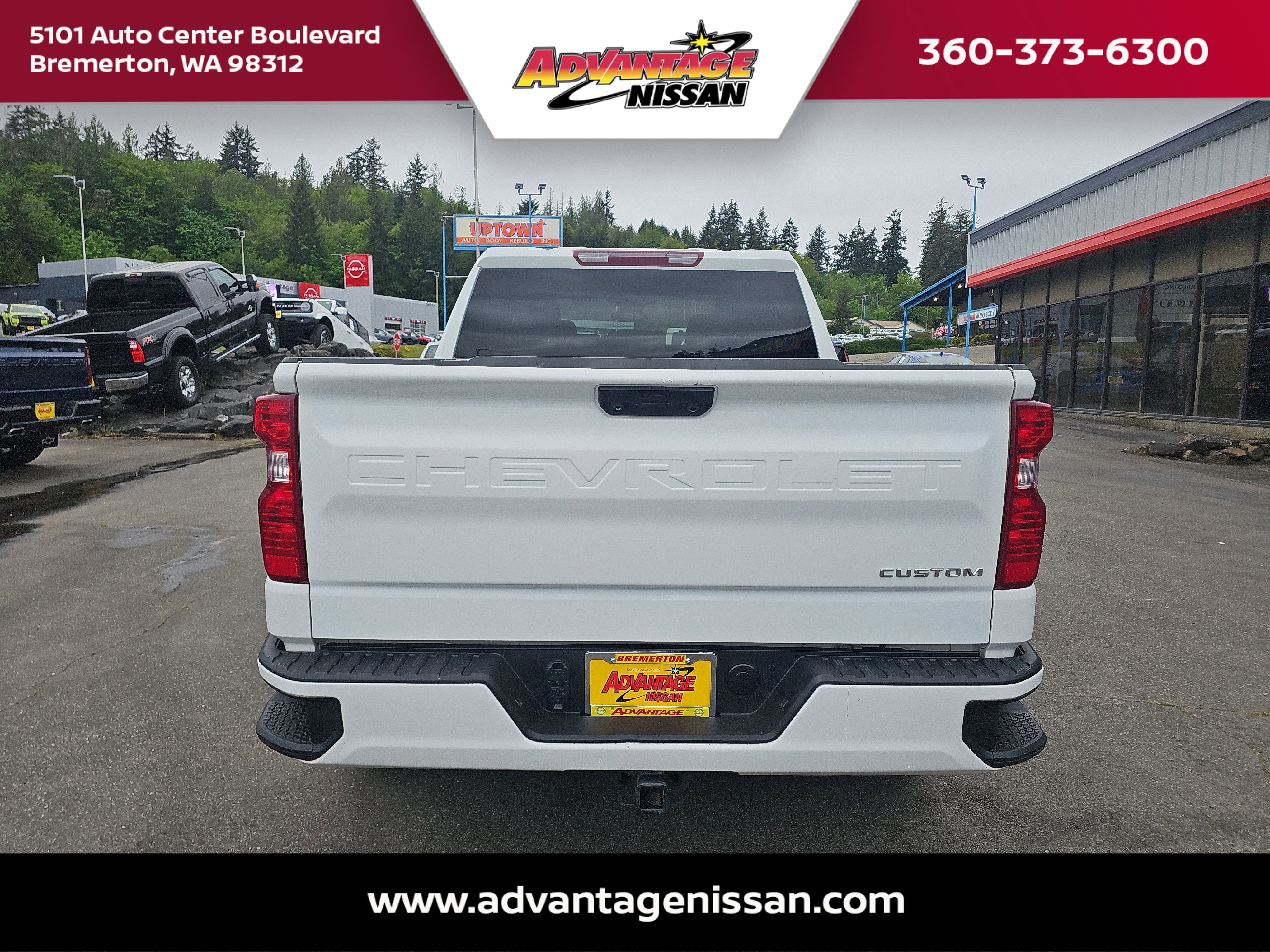 Used 2023 Summit White Chevrolet Custom image 4