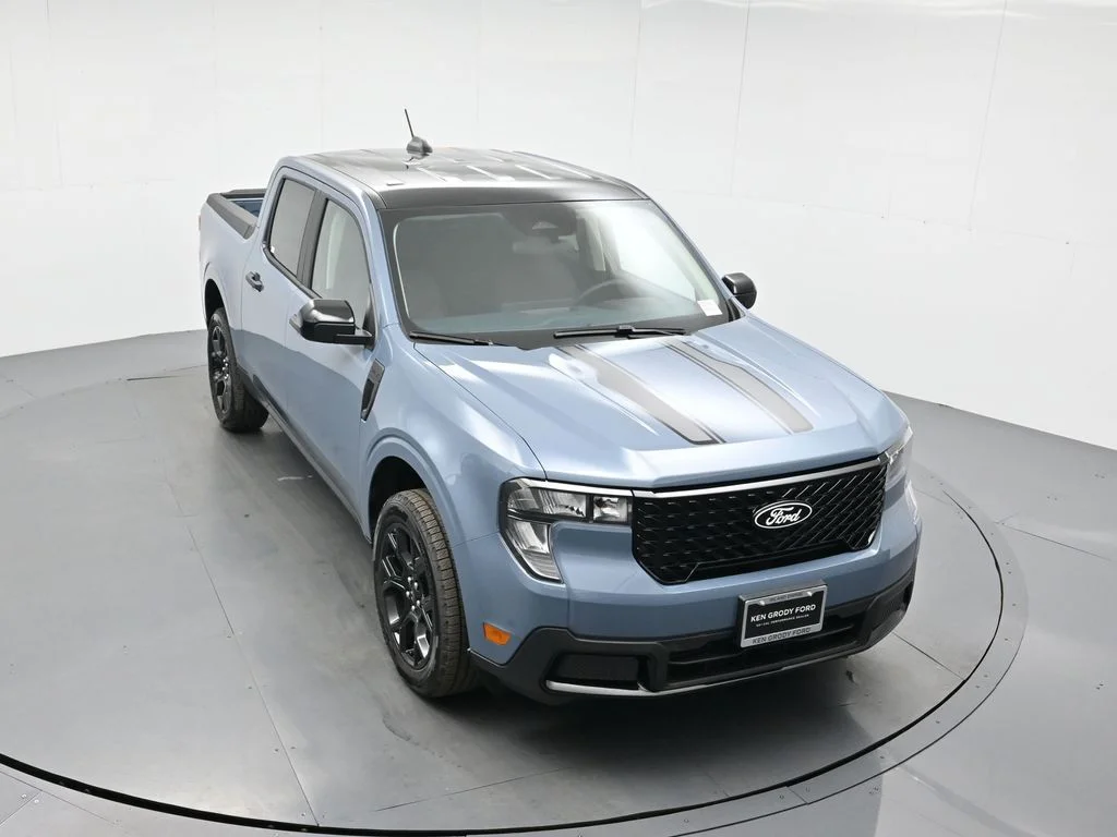 New 2025 Azure Gray Metallic Tri-Coat Ford XLT image 35
