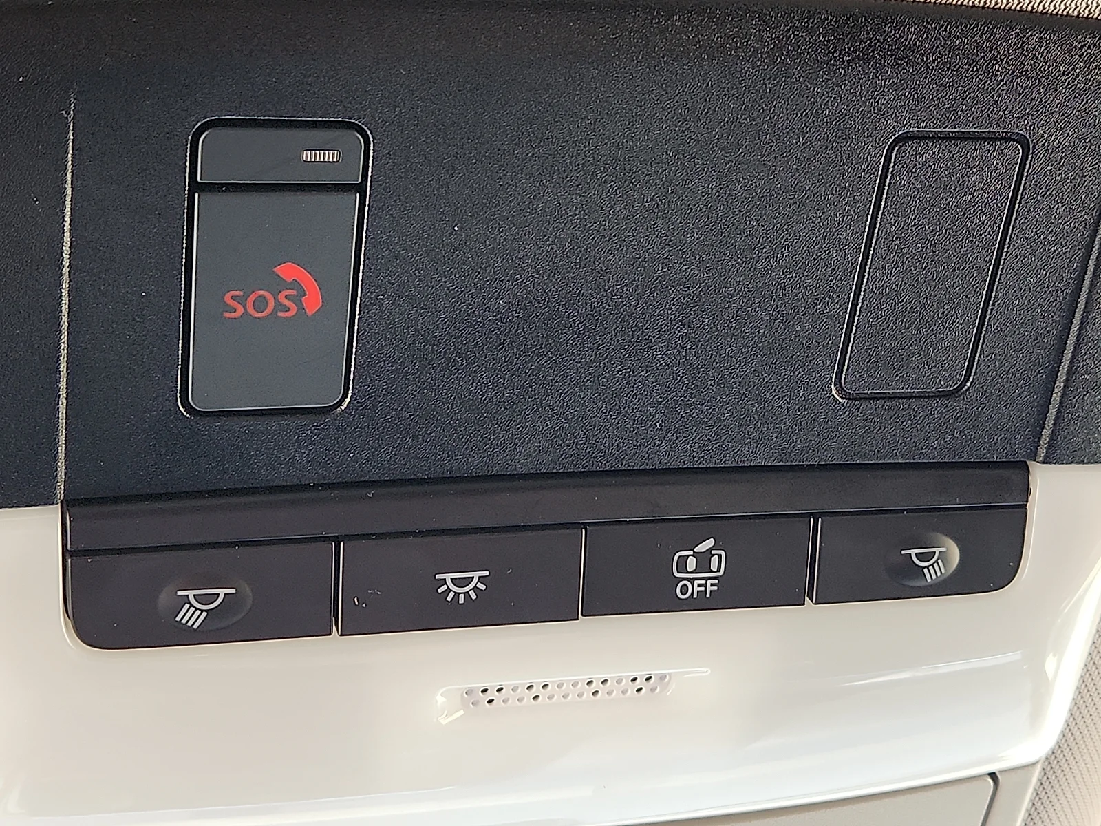 2025 Nissan Rogue SV - Photo 22