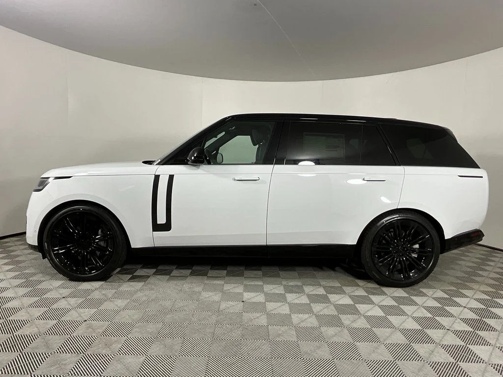 New 2026 Fuji White Land Rover SE 7 Seats image 6