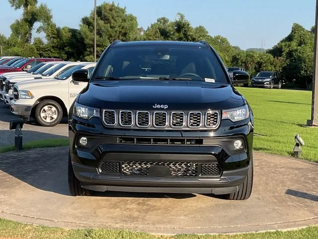 New 2026 Diamond Black Crystal Pearl-Coat Exterior Paint Jeep  image 2