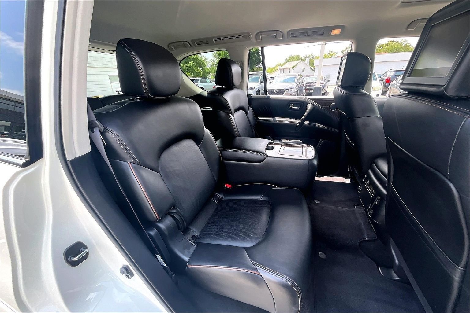 Used 2019 Pearl White Nissan Platinum image 23