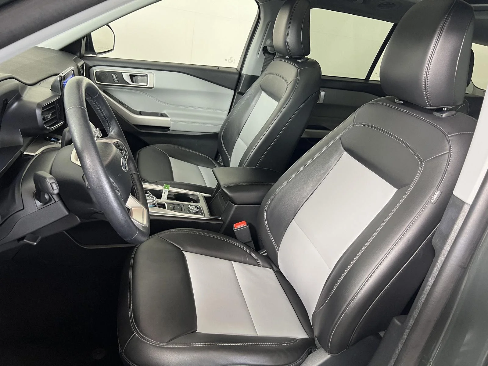 Used 2023  Ford XLT image 8