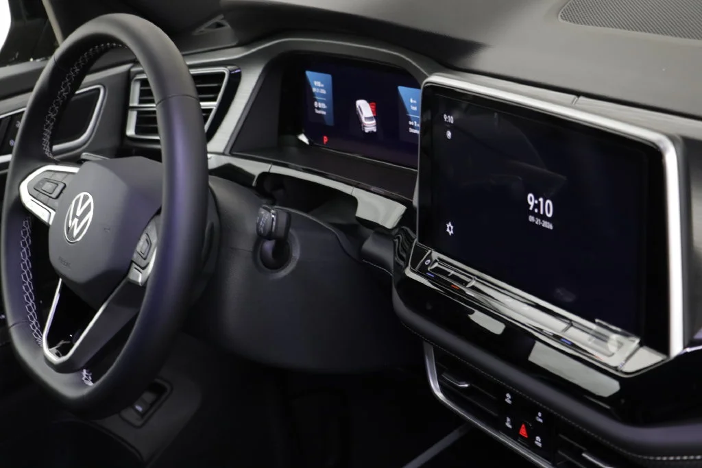 New 2026 Black Pearl Volkswagen SE w/Technology image 20