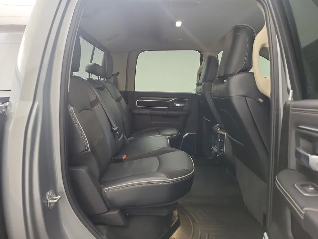 Used 2022 Sil Ram Laramie image 23