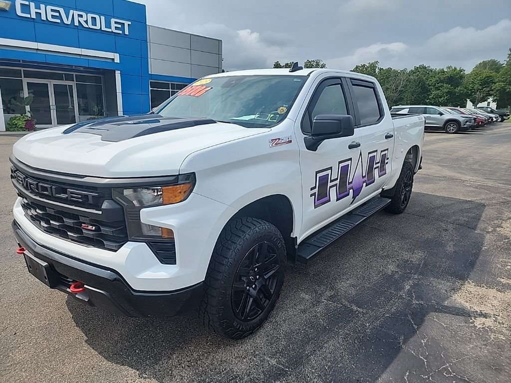 Used 2023 White Chevrolet Custom Trail Boss image 3