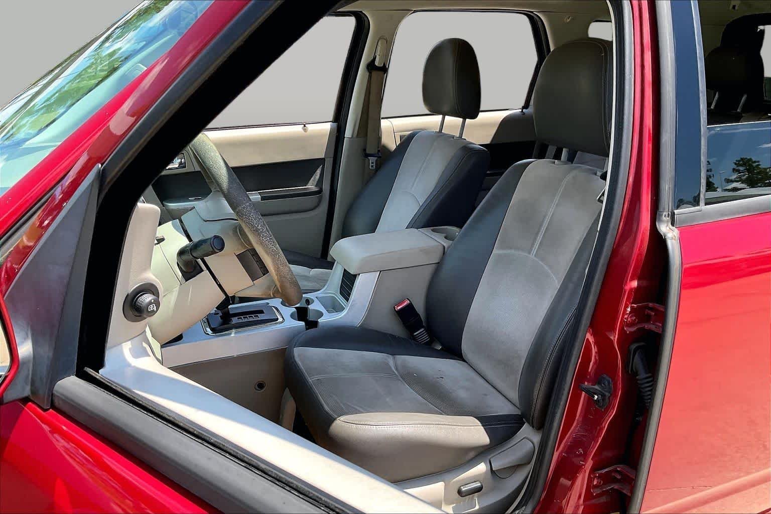 Used 2010 Sangria Red Metallic Mercury Premier image 7