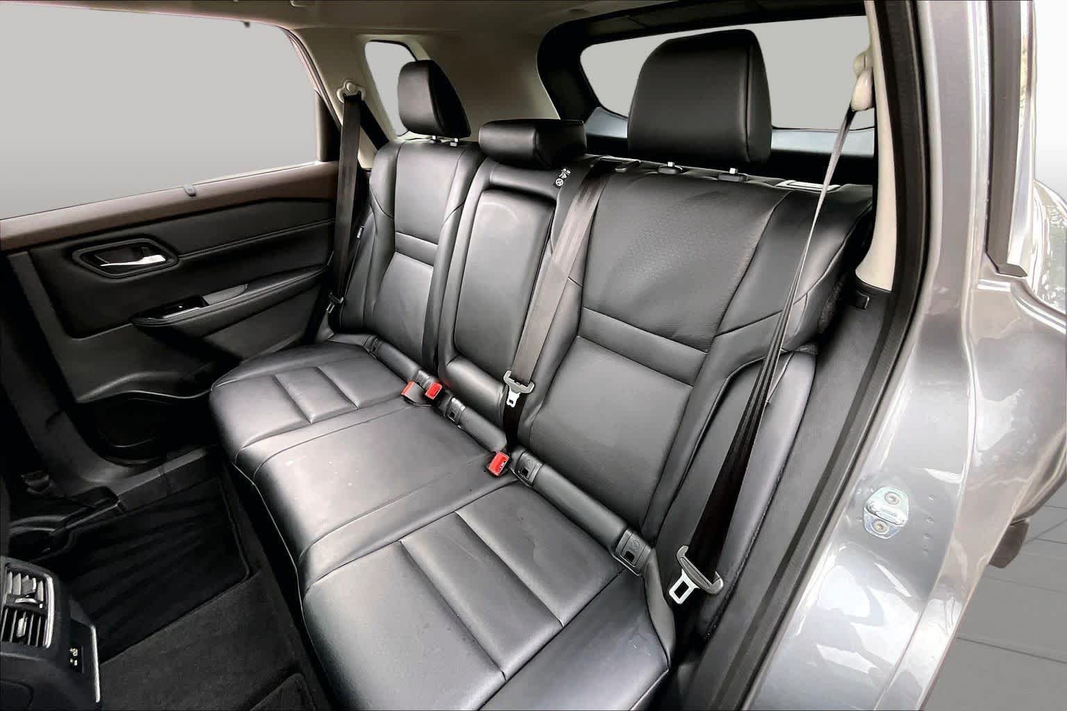 Used 2022 Gun Metallic Nissan SV image 21