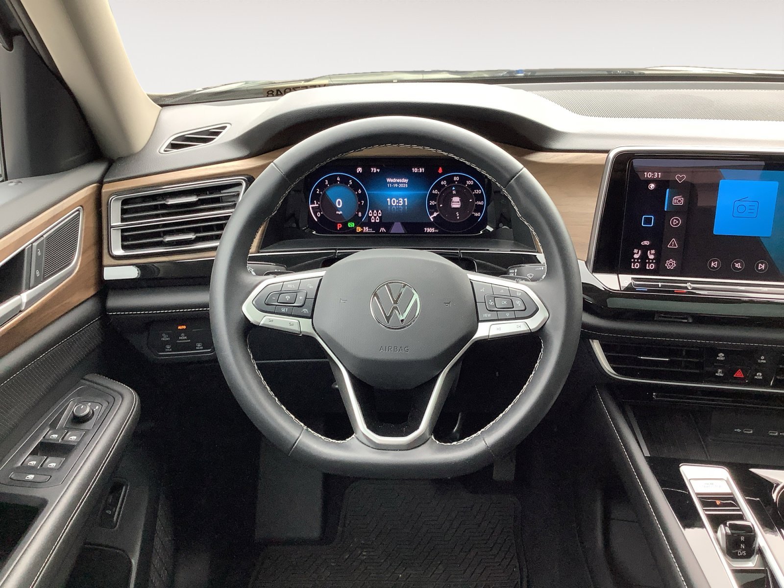 2025 Volkswagen Atlas SE w/Tech - Photo 15