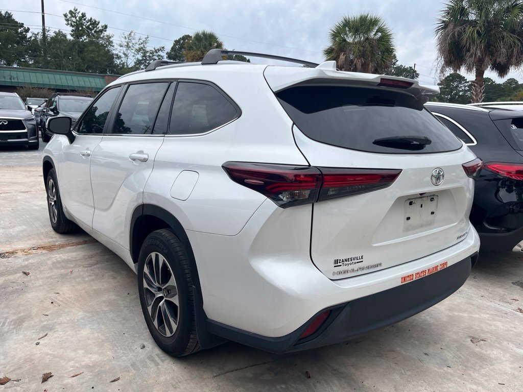 Used 2024 Beige Toyota XLE image 7