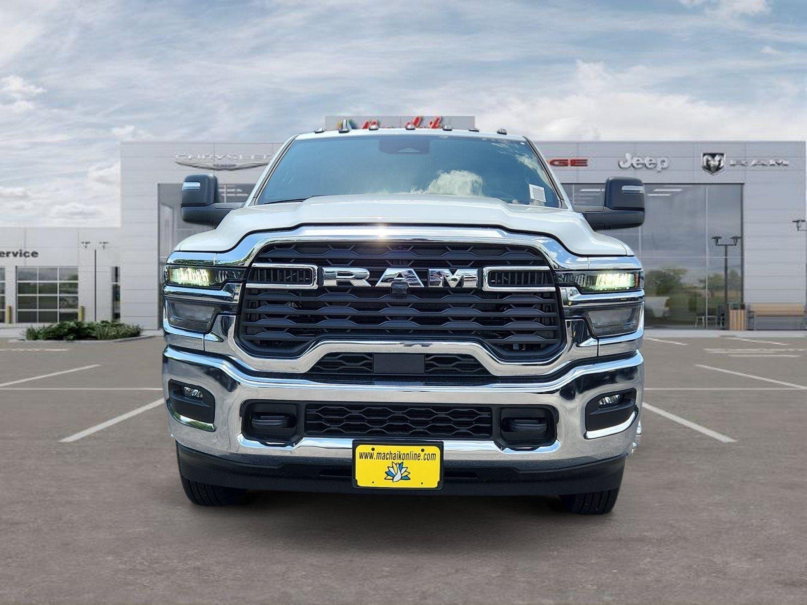 New 2026 Bright White Clear-Coat Exterior Paint RAM Tradesman image 8