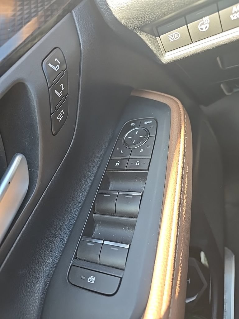 Used 2024 Off-white Toyota Hybrid Platinum MAX image 9