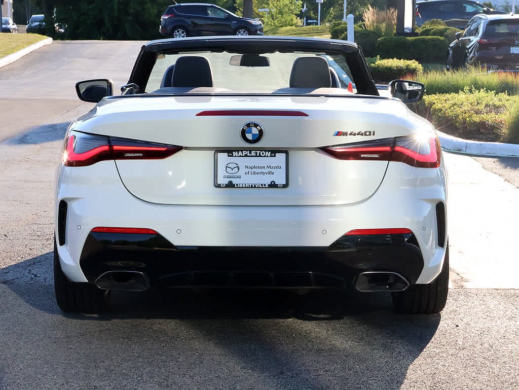 Used 2021 Alpine White BMW M440i image 6