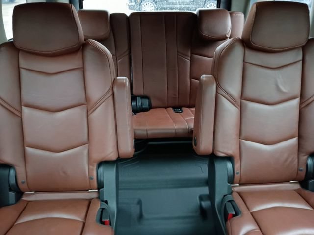 Used 2017 CRYSTAL WHITE TRICOAT Cadillac Premium Luxury image 5