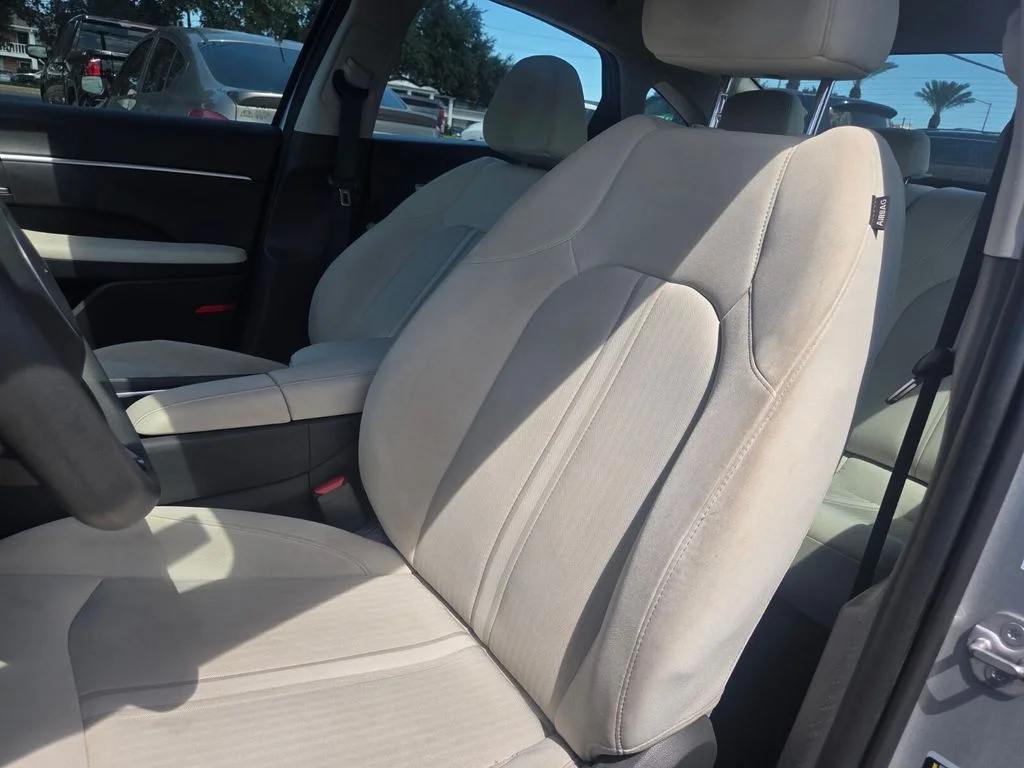 Used 2025 Silver Hyundai SEL image 11