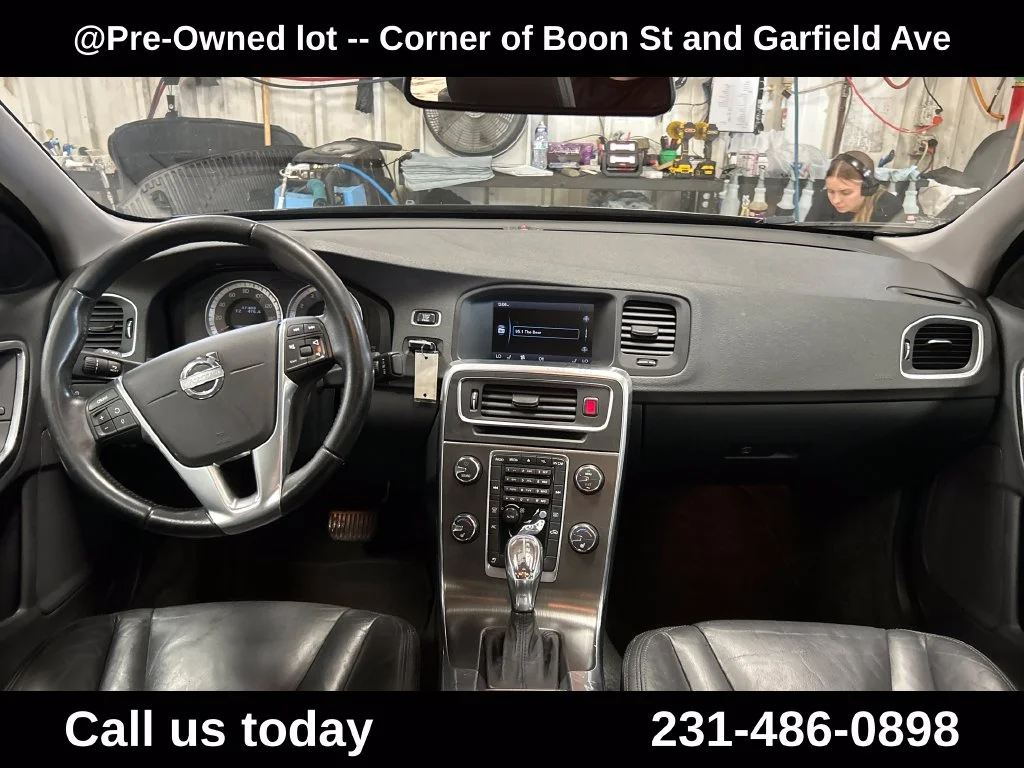 Used 2013  Volvo T5 image 17